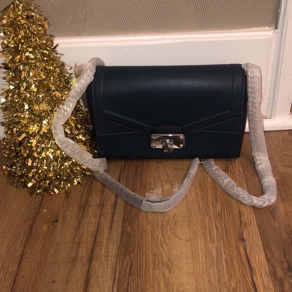 Michael kors kinsley bag.